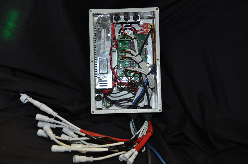 Along with the West DMX box, this 2012 vintage box contains a J1Sys P12R, a 12V and 5V PSU. It is to be re-purposed as the window and shrub box driven by a differential remote board from the F16. It will contain a single 300w 5V PSU for the pixels and a 350w 24V PSU for power injection to the floodlights. This used to power all the pixels in the arches, poles, candy canes and mushrooms, the balls in all 4 trees along with the shooting star on the roof and also provide power to the Bethlehem star on the roof. Its 5V PSU was only drawing 200W but the 350w 12v was drawing over 450 watts, so it needed work this year