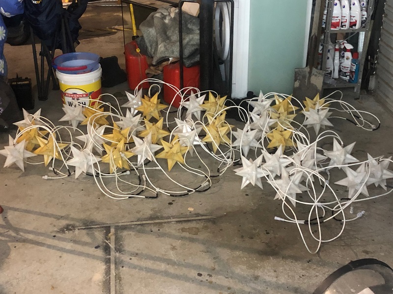 Each of the old and rather yellowed stars was matched with a new star to avoid needing to use over 25 more plugs and sockets for the upgrade. While the old ones look very yellow, the color is not noticeable at night
