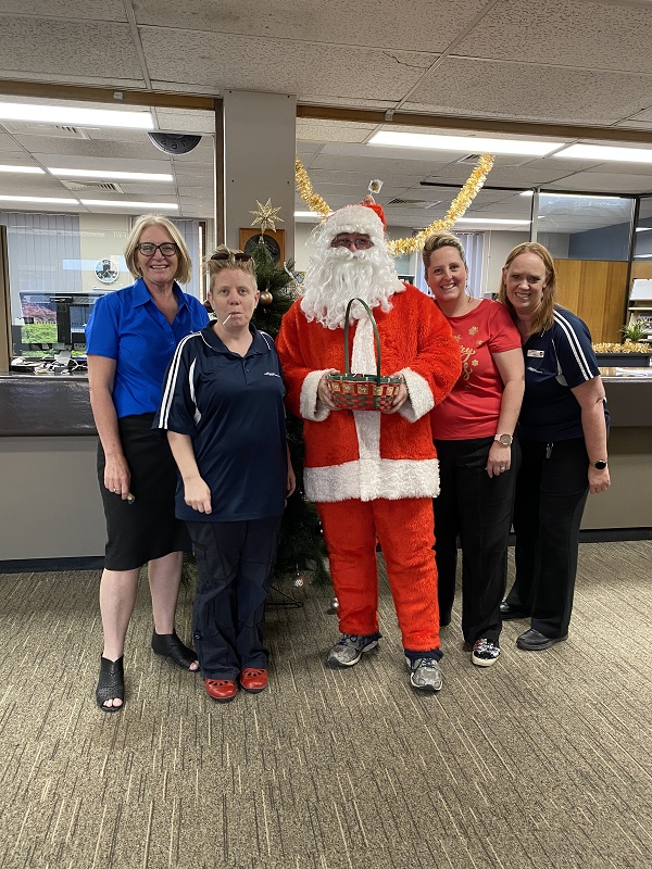 Santa went for a drive around Lithgow, visiting some of the hard working people in the area.
