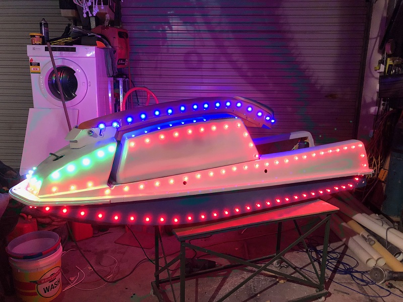The jetski is back for 2019, and will likey keep coming out each year. A small upgrade with over 200 pixels added to the outline, a J1Sys P12R inside, matched with a 5V 320W PSU and a 36V 350W PSU for the floodlights (one pixel and one DMX)