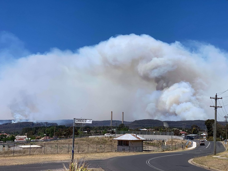 Fire to the North of Lithgow on Dec 16th, taken from Wallerawang